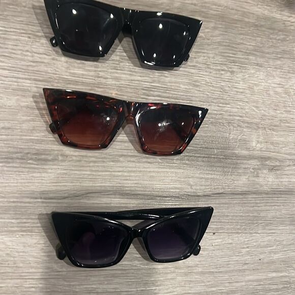 Sunglasses 🕶 3 bundle - Picture 2 of 4